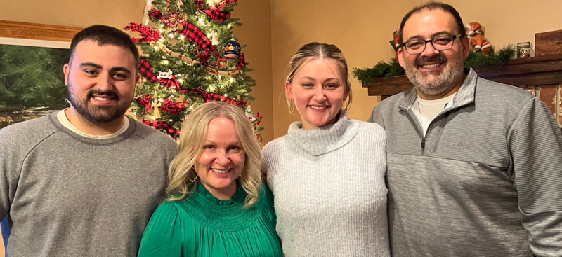 Family, Friends, Hot Sauce Help Patient Stay Positive Chloe Merritt3- 800×367